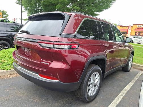 2025 Jeep Grand Cherokee Laredo