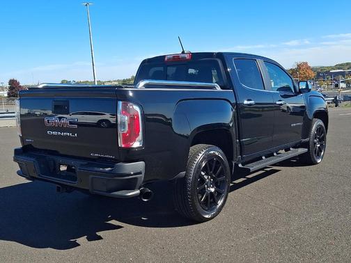 Onyx Black 2022 GMC Canyon Denali