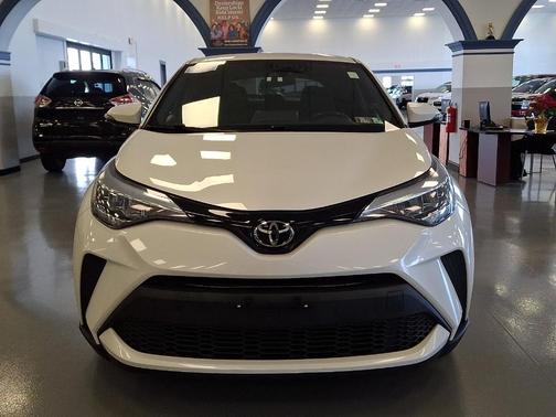 Blizzard Pearl 2021 Toyota C-HR XLE