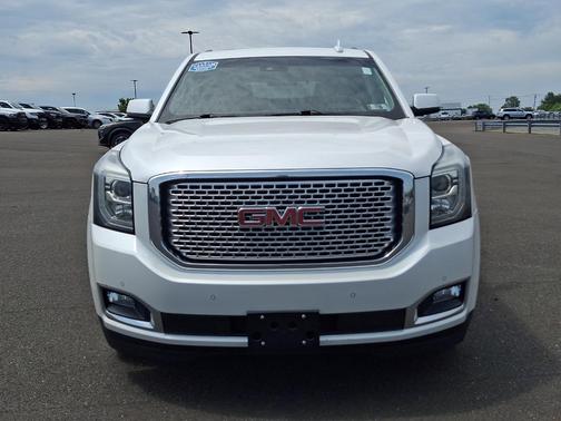 White Frost Tricoat 2017 GMC Yukon Denali