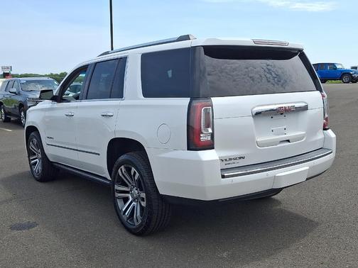 White Frost Tricoat 2017 GMC Yukon Denali