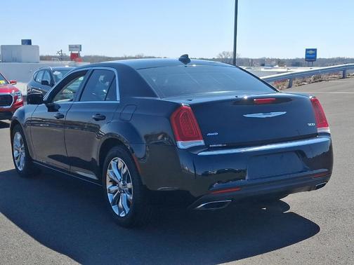 2015 Chrysler 300 Limited