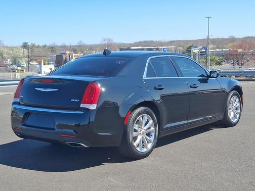 2015 Chrysler 300 Limited