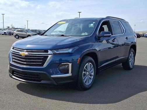 2022 Chevrolet Traverse LT Cloth