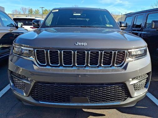 2025 Jeep Grand Cherokee Laredo