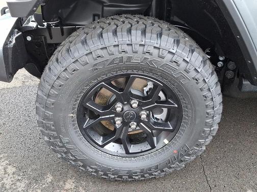 41 PJ5 2026 Jeep Wrangler Sport