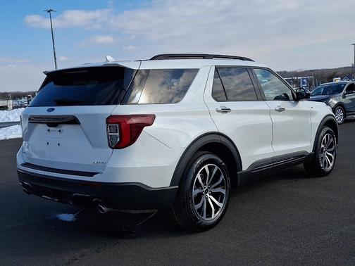 2023 Ford Explorer ST-Line