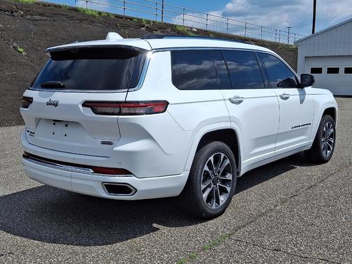 Bright White Clearcoat 2022 Jeep Grand Cherokee L Overland
