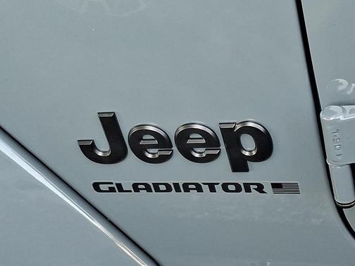 2025 Jeep Gladiator Sport