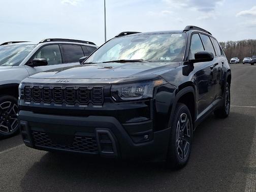 Diamond Black 2026 Jeep Cherokee LAREDO/LIMITED
