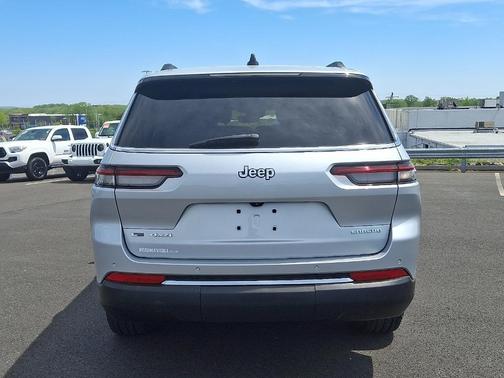 2022 Jeep Grand Cherokee L Laredo
