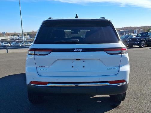 2024 Jeep Grand Cherokee Laredo