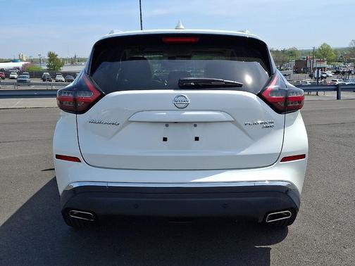 White 2019 Nissan Murano Platinum