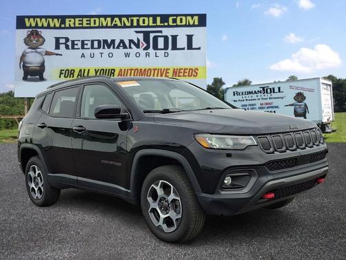 Diamond Black Crystal Pearlcoat 2022 Jeep Compass Trailhawk