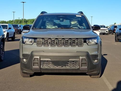 Sting Gray Clearcoat 2026 Jeep Cherokee LAREDO/LIMITED