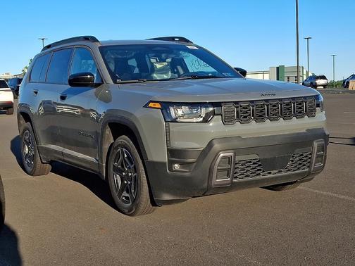 Sting Gray Clearcoat 2026 Jeep Cherokee LAREDO/LIMITED