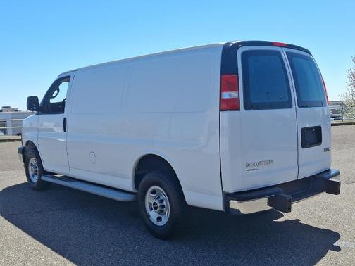 2023 GMC Savana 2500 Work Van