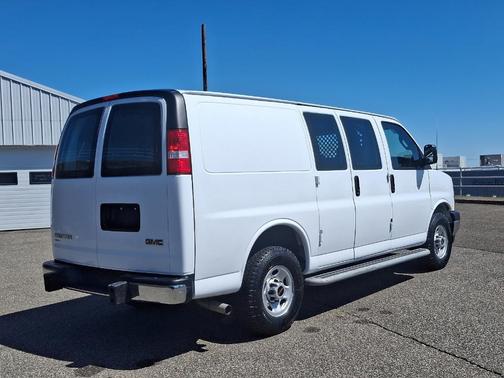 2023 GMC Savana 2500 Work Van