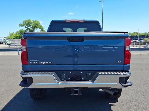 Lakeshore Blue Metallic 2024 Chevrolet Silverado 2500 LT