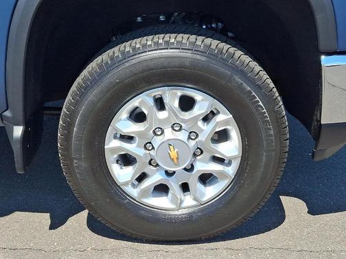 Lakeshore Blue Metallic 2024 Chevrolet Silverado 2500 LT