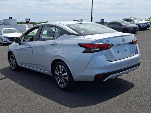 Brilliant Silver Metallic 2025 Nissan Versa 1.6 SV