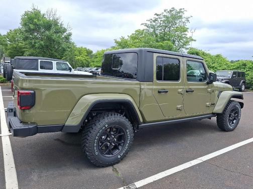 2025 Jeep Gladiator Sport