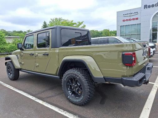 2025 Jeep Gladiator Sport