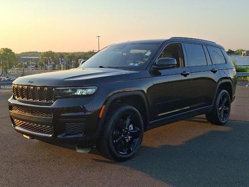 Diamond Black 2025 Jeep Grand Cherokee L Laredo
