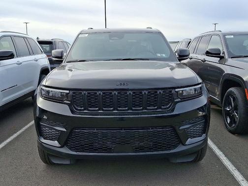 2025 Jeep Grand Cherokee Laredo