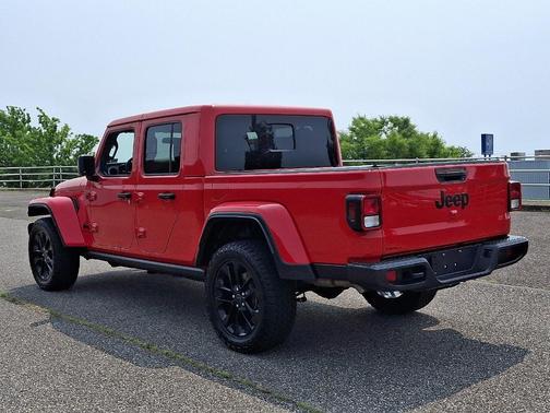 2024 Jeep Gladiator Nighthawk