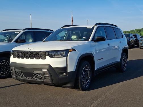 Bright White Clearcoat 2026 Jeep Cherokee LAREDO/LIMITED
