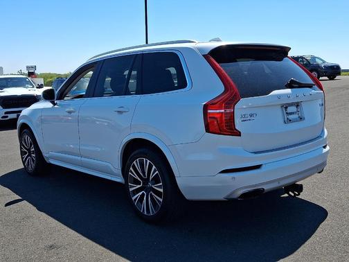 Crystal White Metallic 2020 Volvo XC90 T5 Momentum 7 Passenger