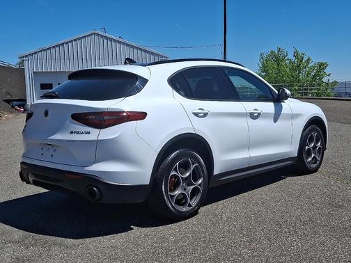 2022 Alfa Romeo Stelvio Sprint