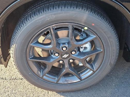 DB Black Clearcoat 2026 Dodge Durango GT Plus HEMI V8