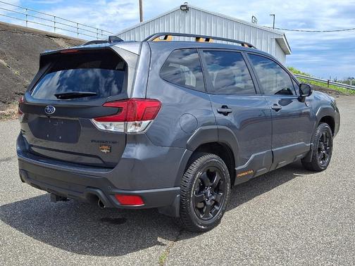 Magnetite Gray Metallic 2024 Subaru Forester Wilderness