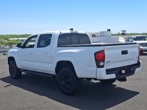 2022 Toyota Tacoma SR