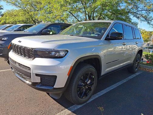 2025 Jeep Grand Cherokee L Laredo