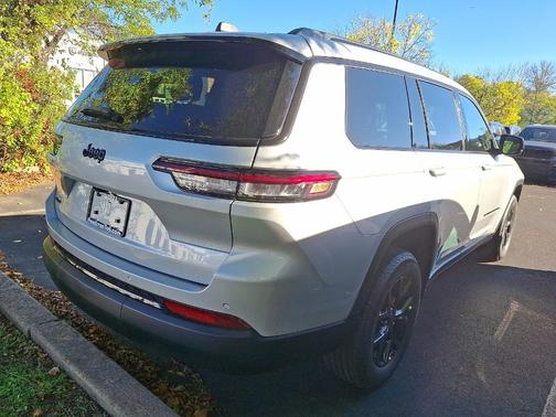 2025 Jeep Grand Cherokee L Laredo