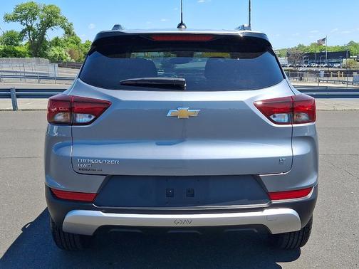 Sterling Gray Metallic 2023 Chevrolet Trailblazer LT
