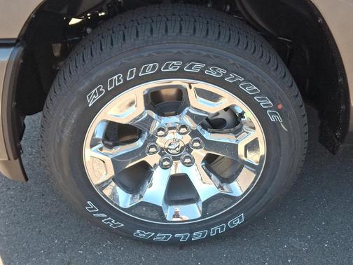 Granite Crystal Clearcoat Metallic 2026 RAM 1500 Big Horn/Lone Star
