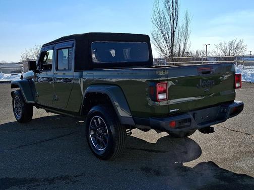 2021 Jeep Gladiator Sport
