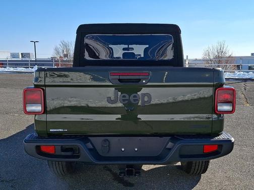 2021 Jeep Gladiator Sport