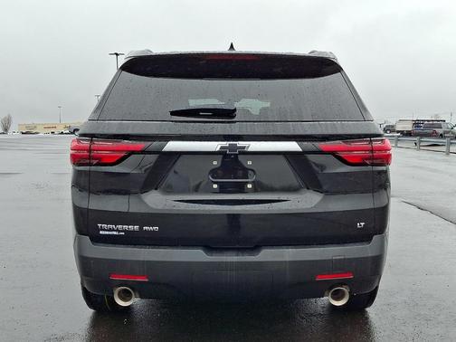 Mosaic Black Metallic 2023 Chevrolet Traverse LT Cloth