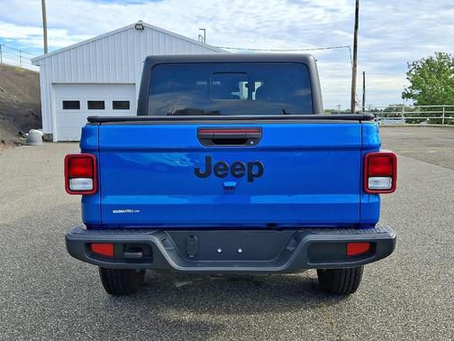 2024 Jeep Gladiator Sport
