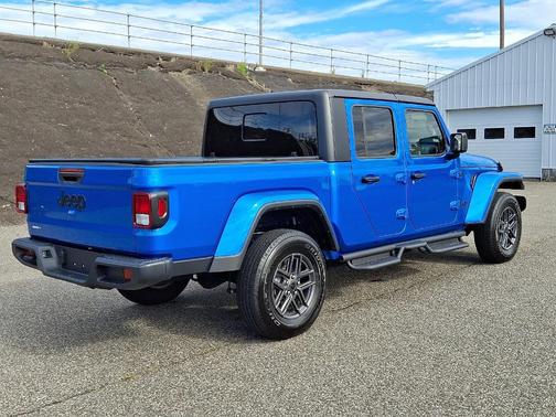 2024 Jeep Gladiator Sport