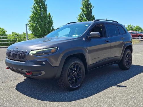 Granite Crystal Clearcoat Metallic 2020 Jeep Cherokee Trailhawk