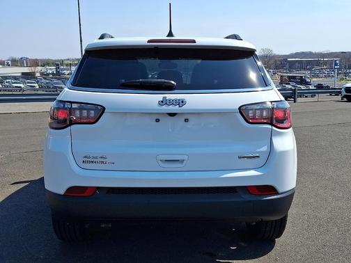 Bright White Clearcoat 2023 Jeep Compass Latitude Lux