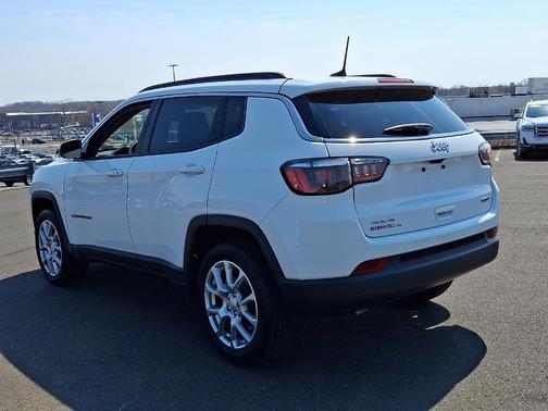 Bright White Clearcoat 2023 Jeep Compass Latitude Lux