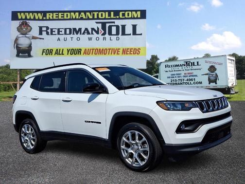 Bright White Clearcoat 2023 Jeep Compass Latitude Lux