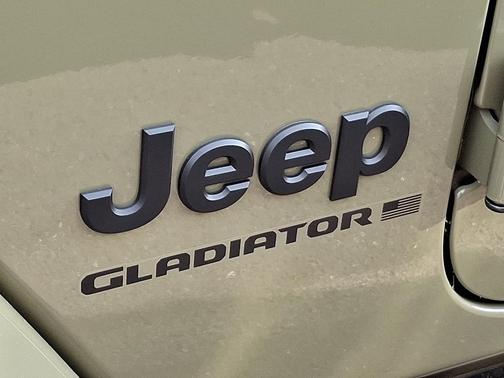 2025 Jeep Gladiator Sport
